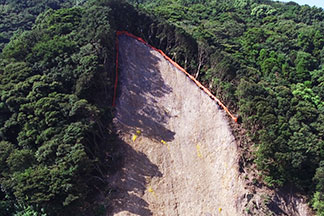 ラス張り工準備中