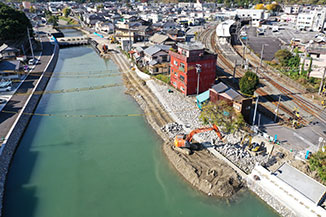 法覆護岸工作業中